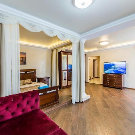 Шикарная Квартира Возле Костёла В Центре Kiev Extérieur photo