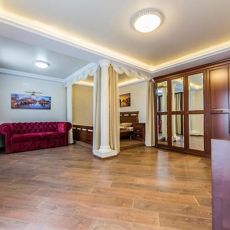 Шикарная Квартира Возле Костёла В Центре Kiev Extérieur photo