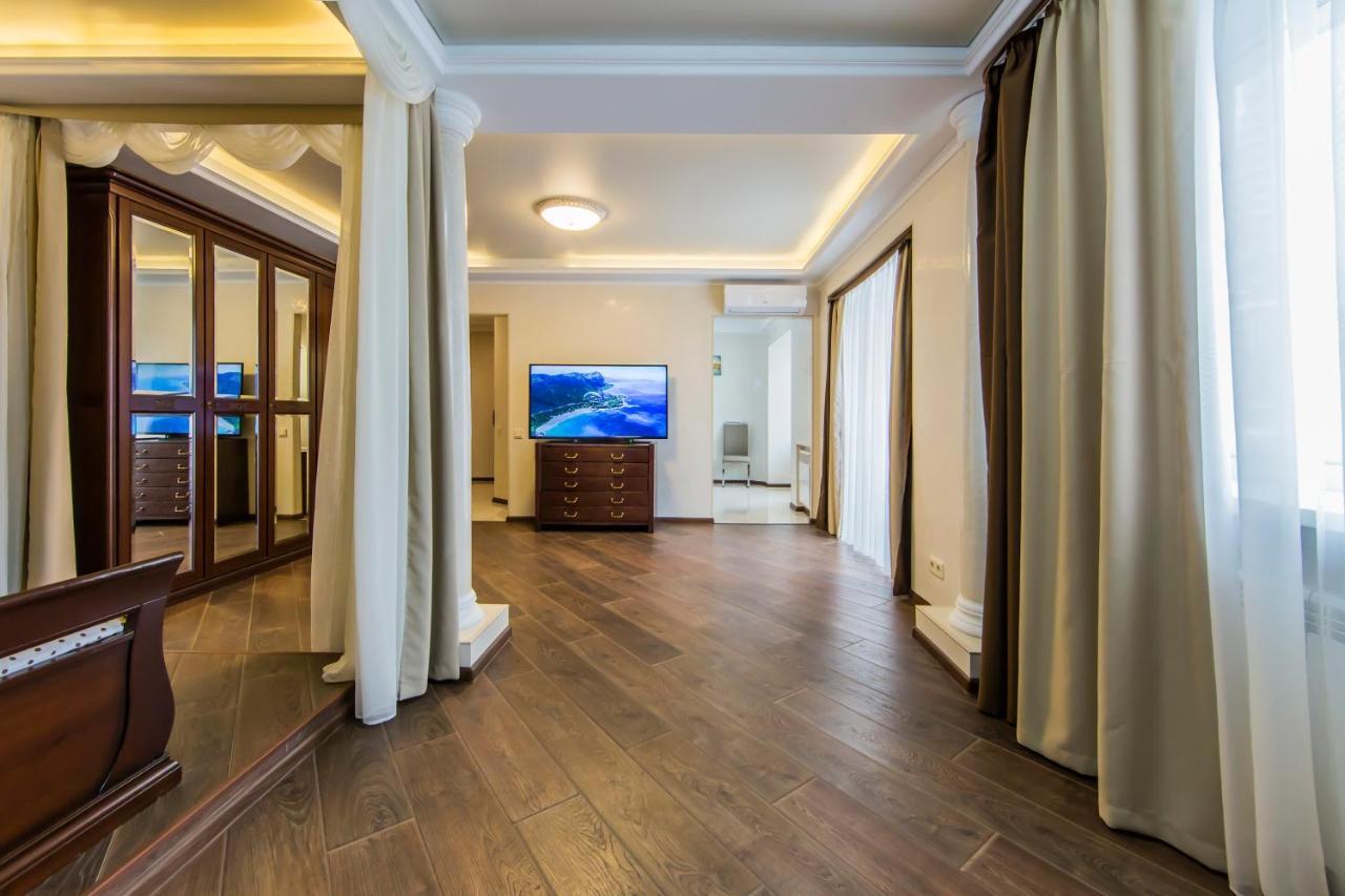 Шикарная Квартира Возле Костёла В Центре Kiev Extérieur photo